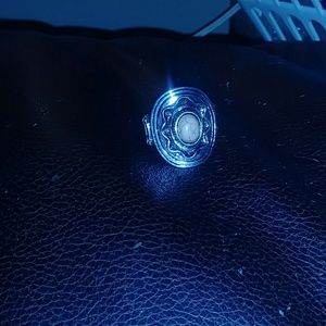 Silver paparazzi ring with marble like stone